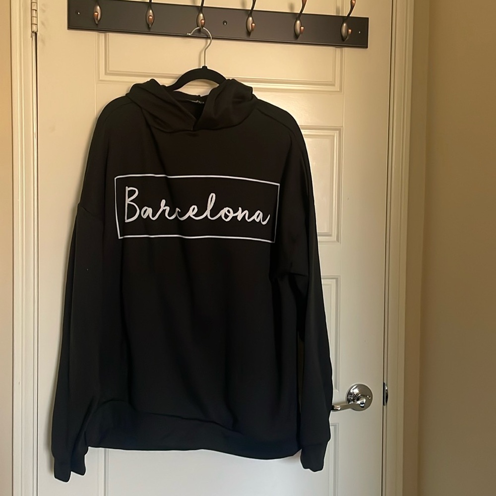 Boohoo Barcelona Oversized Hooded Sweatshirt- Black